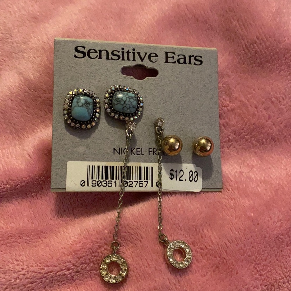 Sensitive Ears set in good condition